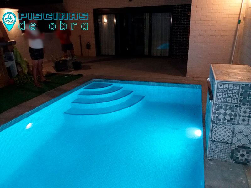 Construcción de piscinas de obra con gresite