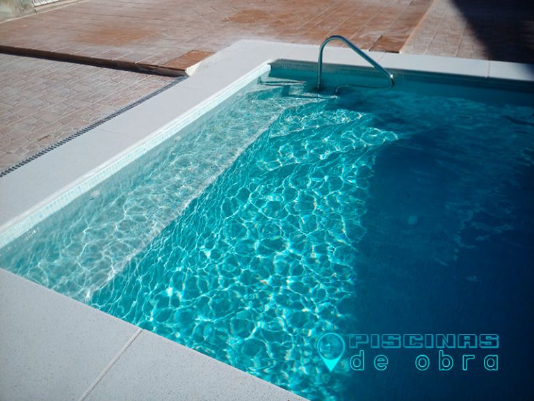 Construcción piscinas de obra de gresite en La Mierla