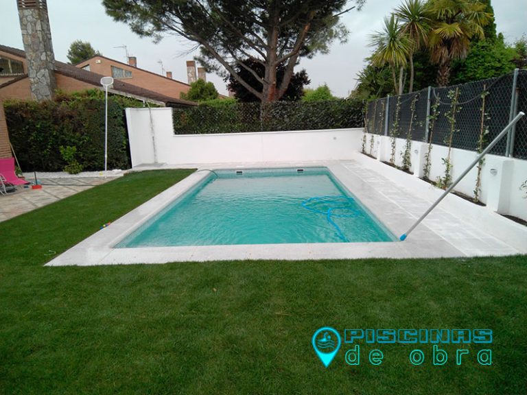 Piscinas de obra con gresite en Sotalbo
