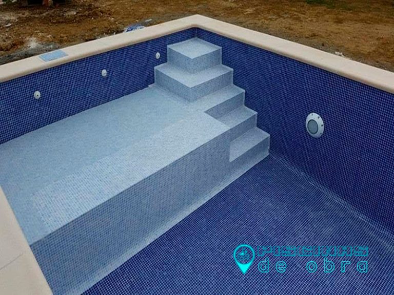 Construcción de piscinas con gresite en Pardos