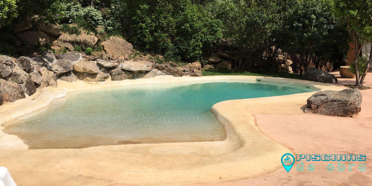 Construcción de piscinas tematizadas tipo playa en Pinto