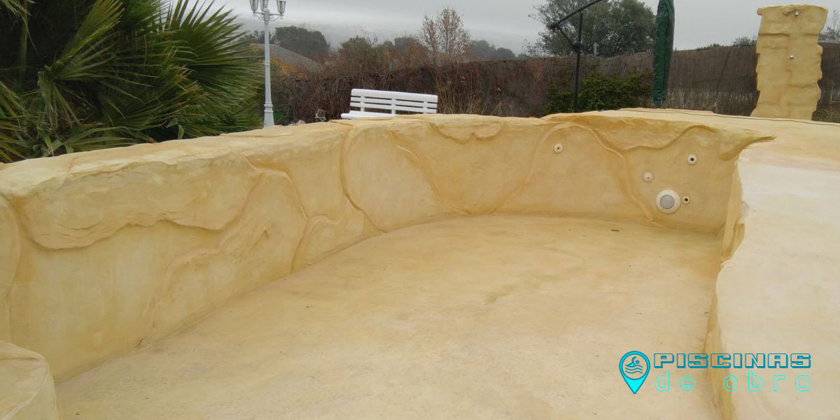 Piscinas tematizadas en Lastras del Pozo